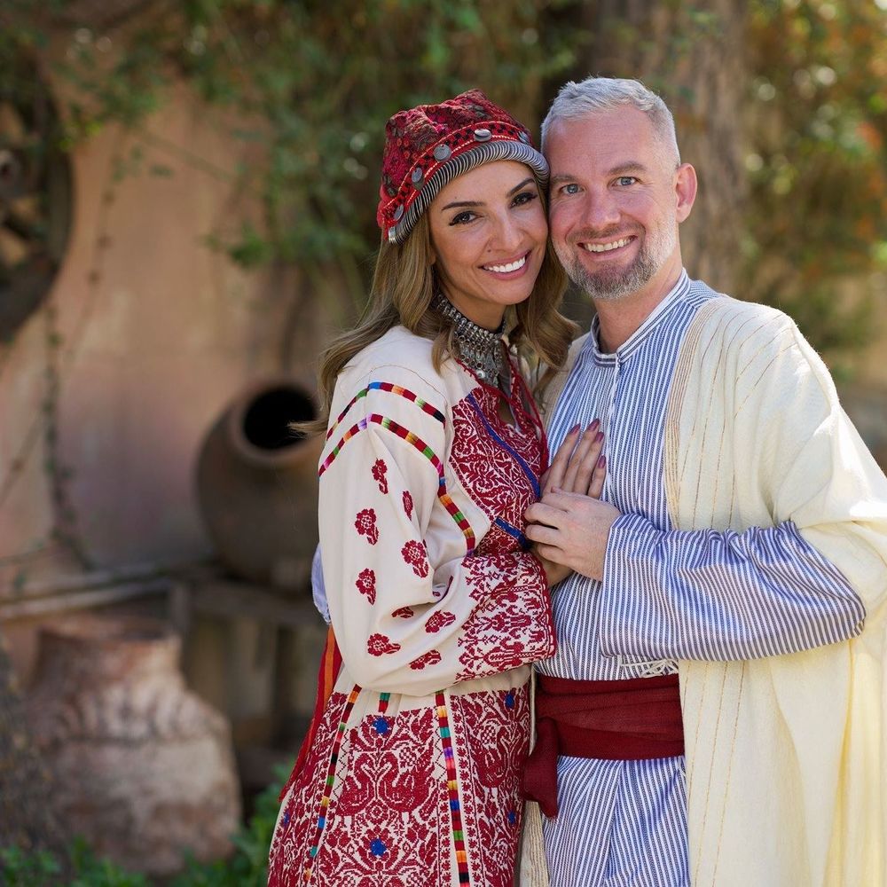 Meet your Posher, Hama